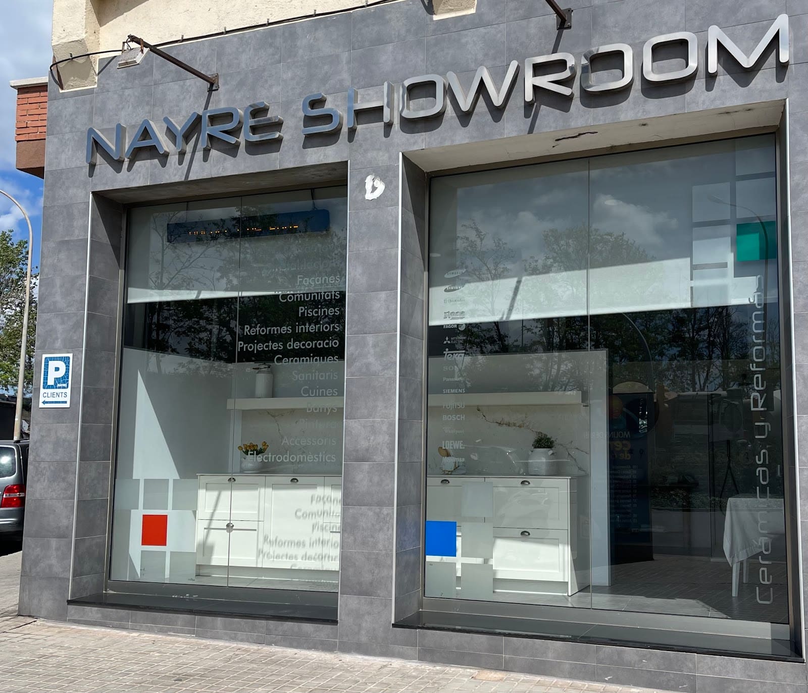 Fachada del showroom Nayre en Molins de Rei